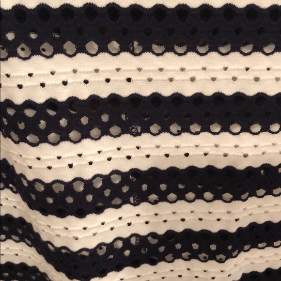 Red 23 - Picture 2 of 3